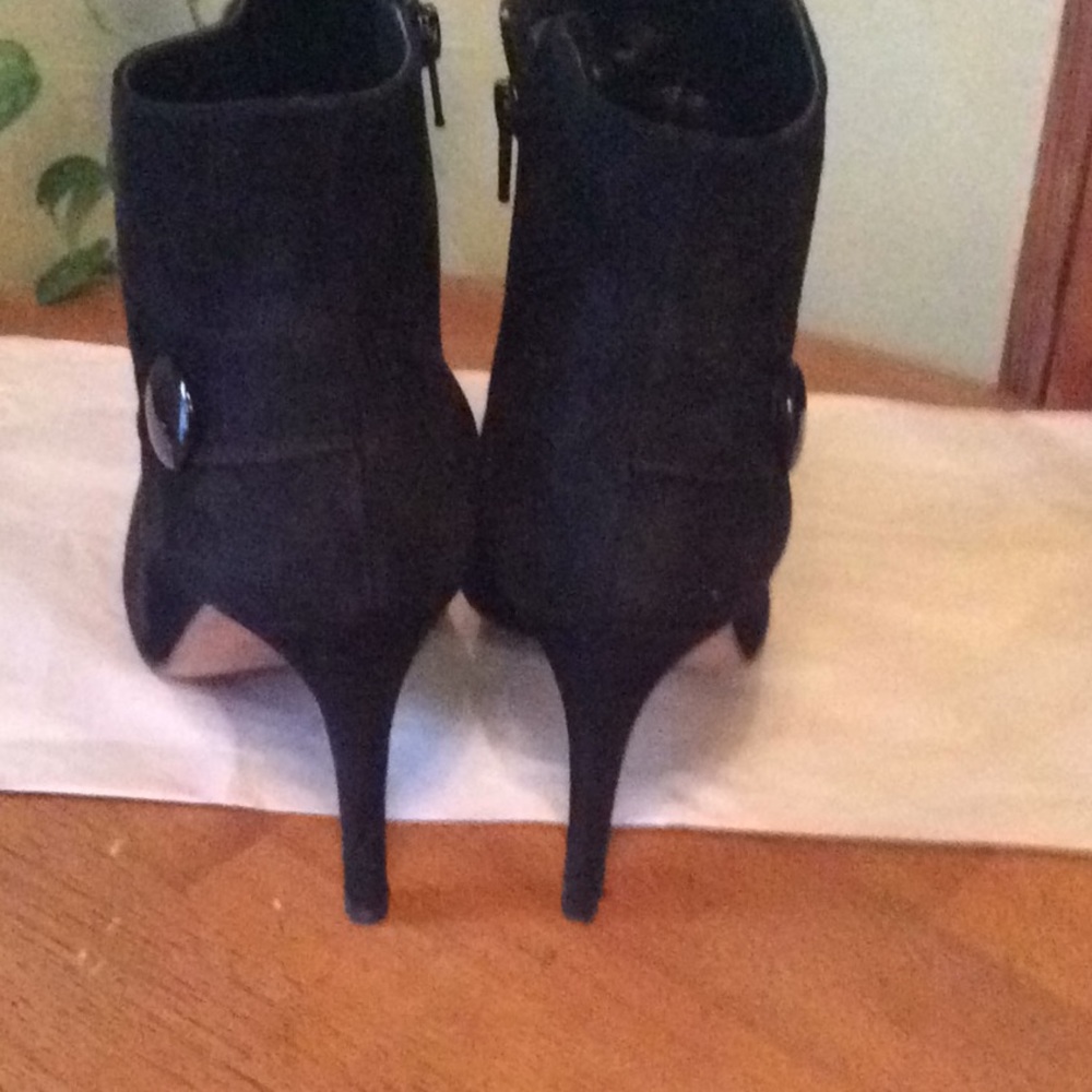 Booties - Picture 4 of 4